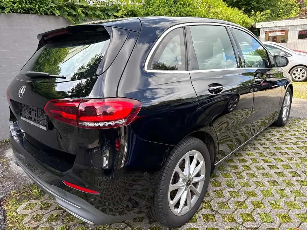Mercedes-Benz B 180 Automatik Widescr. Navi LED MBUX 12/2019-photo-4