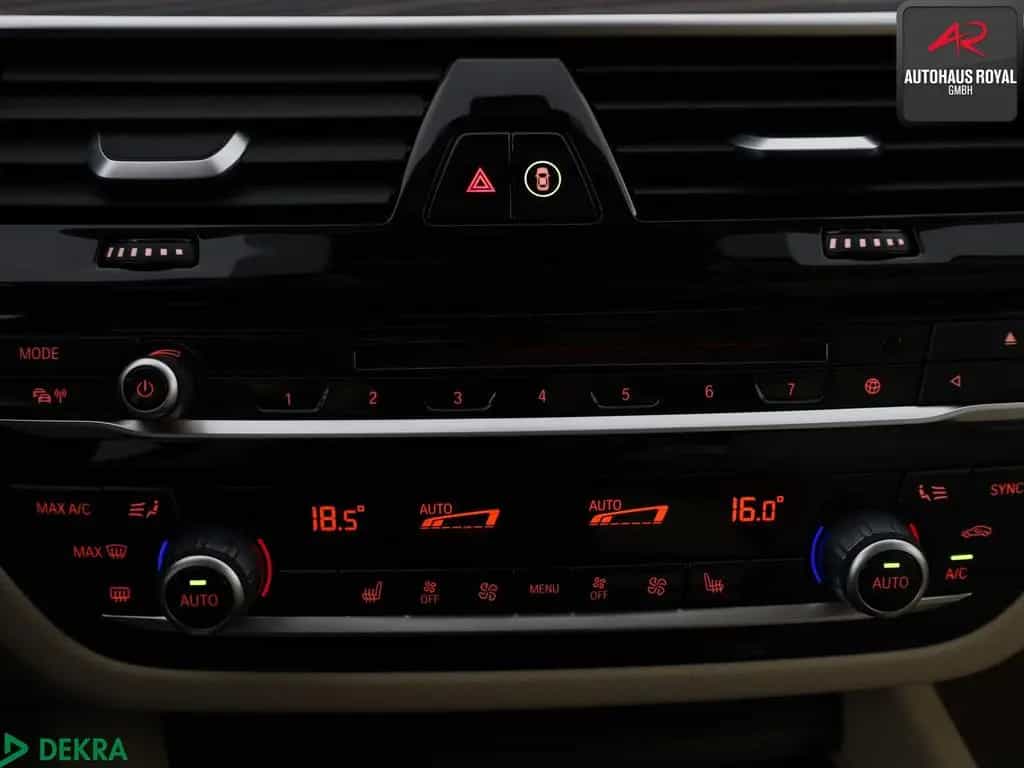 BMW 530 d T xDrive PANO,HUD,360GRAD,ACC,STANDHZ,SH 02/2018-photo-14