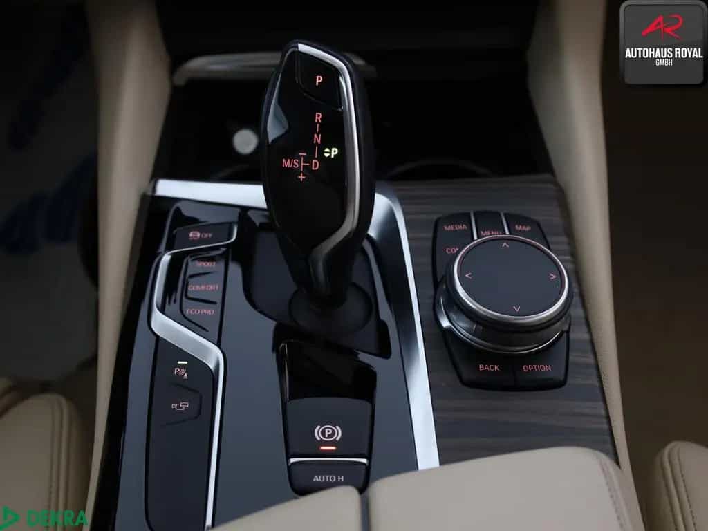 BMW 530 d T xDrive PANO,HUD,360GRAD,ACC,STANDHZ,SH 02/2018-photo-15