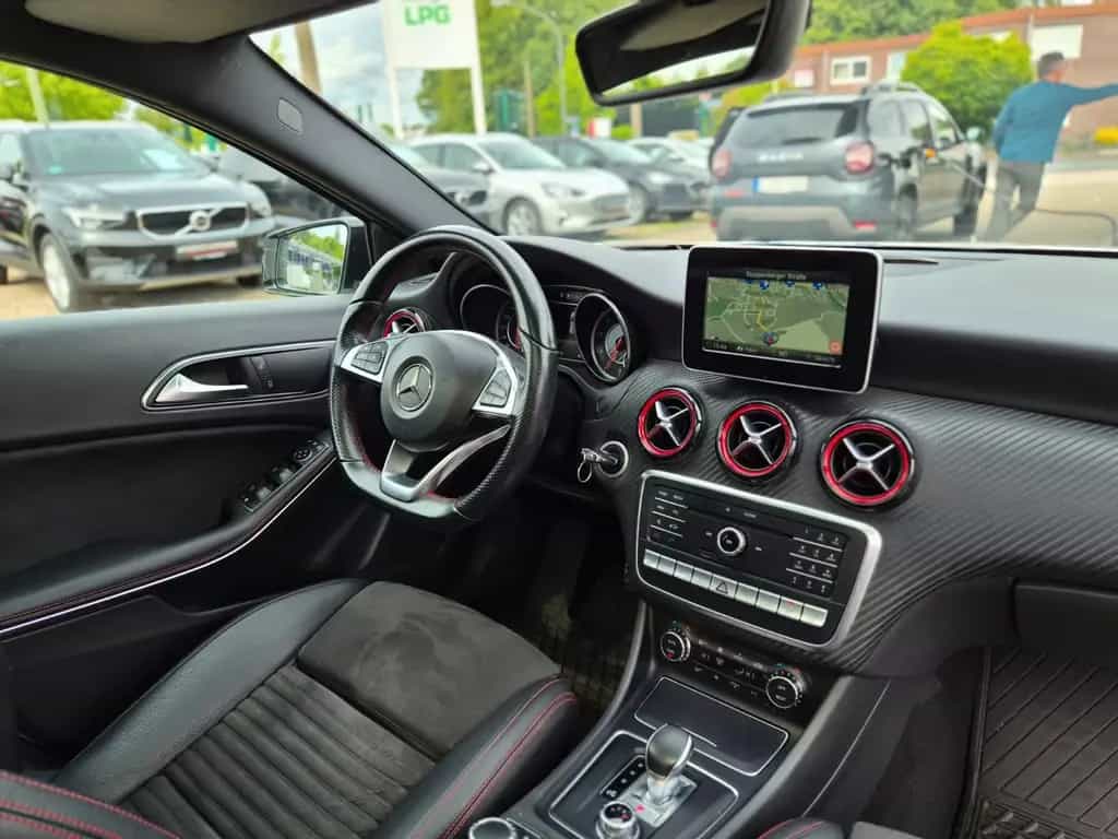 Mercedes-Benz A 45 AMG A45 AMG 4Matic/Pano/Navi/PDC/Garantie/19*Zoll 05/2017-photo-20