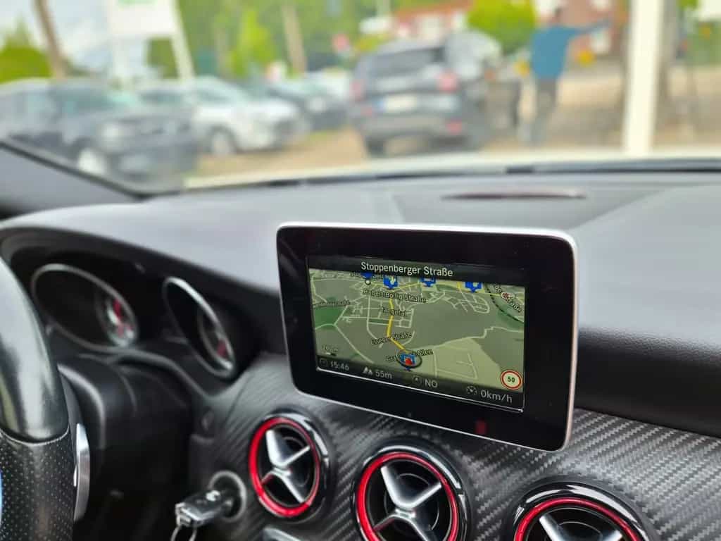 Mercedes-Benz A 45 AMG A45 AMG 4Matic/Pano/Navi/PDC/Garantie/19*Zoll 05/2017-photo-21