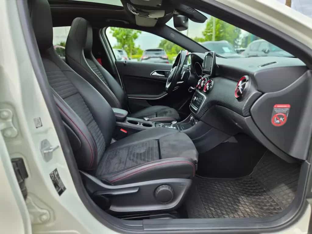 Mercedes-Benz A 45 AMG A45 AMG 4Matic/Pano/Navi/PDC/Garantie/19*Zoll 05/2017-photo-28
