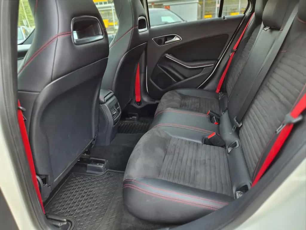 Mercedes-Benz A 45 AMG A45 AMG 4Matic/Pano/Navi/PDC/Garantie/19*Zoll 05/2017-photo-31