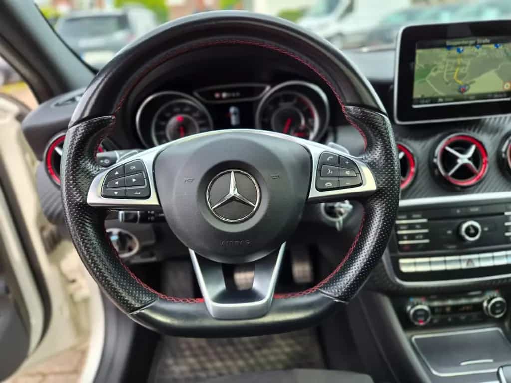 Mercedes-Benz A 45 AMG A45 AMG 4Matic/Pano/Navi/PDC/Garantie/19*Zoll 05/2017-photo-35