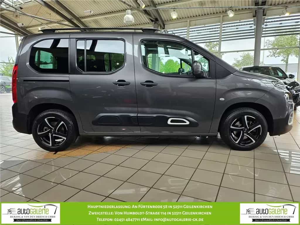 Citroën Berlingo M PureTech 110 SHINE 04/2019-photo-3
