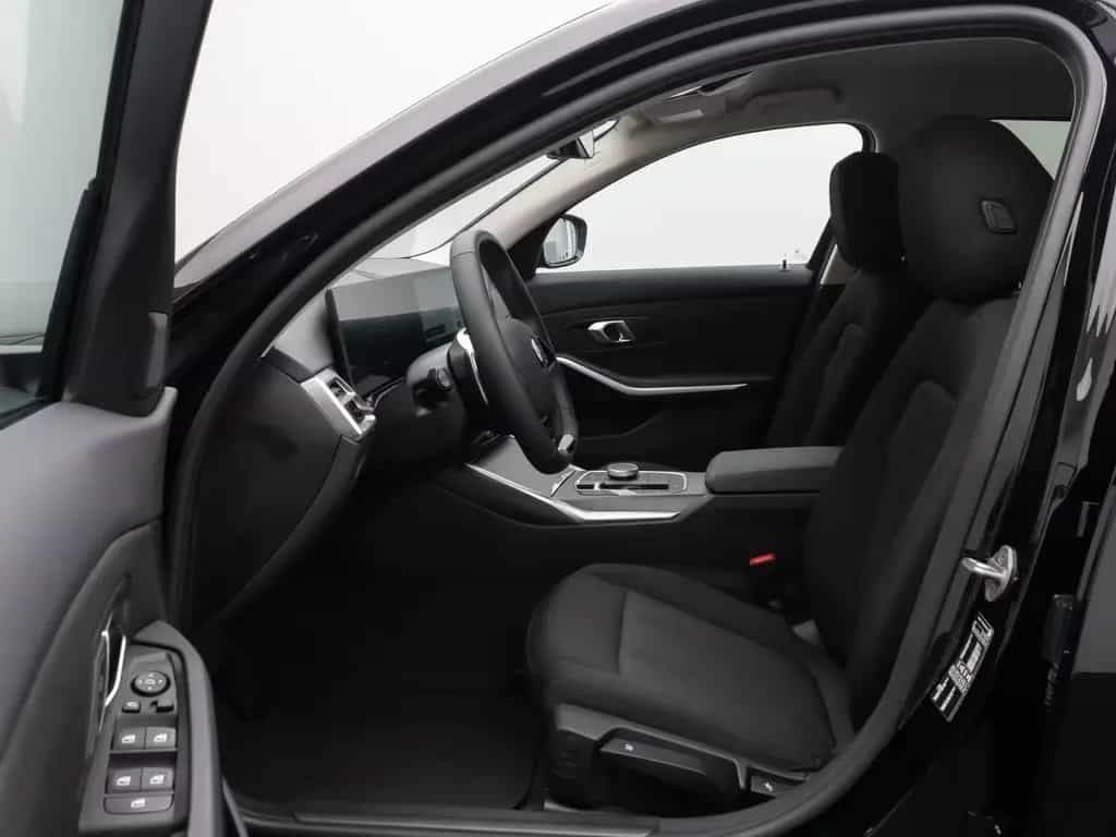 BMW 318 i Kamera DAB HiFi CockPit+ Geschwindigkeitsre 03/2025-photo-19