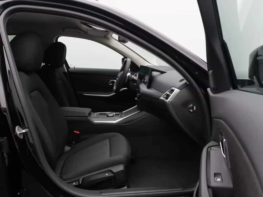 BMW 318 i Kamera DAB HiFi CockPit+ Geschwindigkeitsre 03/2025-photo-24