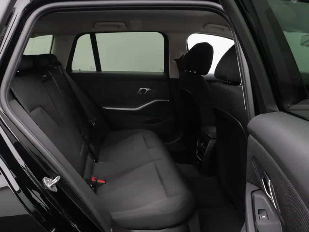 BMW 318 i Kamera DAB HiFi CockPit+ Geschwindigkeitsre 03/2025-photo-26