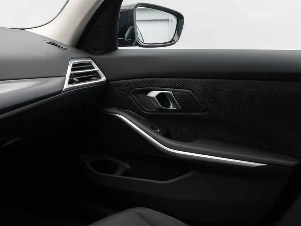 BMW 318 i Kamera DAB HiFi CockPit+ Geschwindigkeitsre 03/2025-photo-33