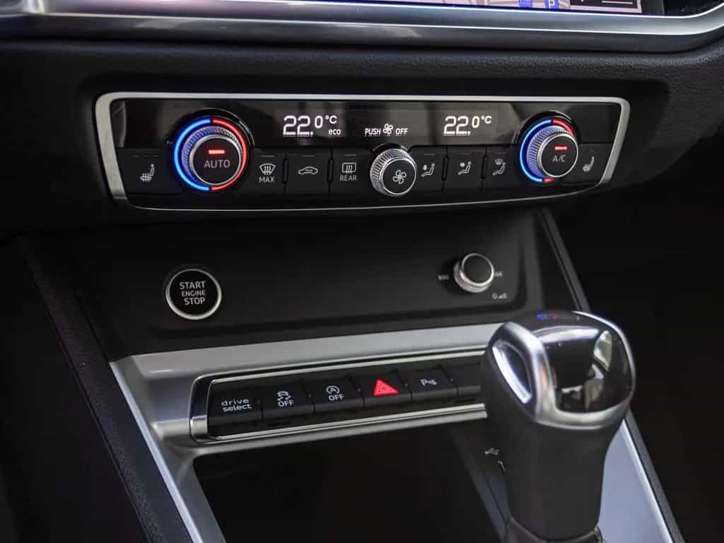 Audi Q3 advanced 40TDI qu. Stronic Navi LED GRA EPH 04/2022-photo-12