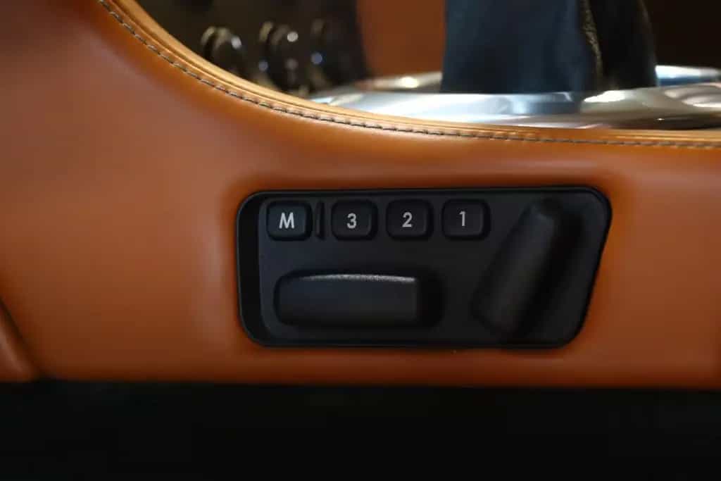 Aston Martin V8 Vantage 4.3 BVM6 - Midnight Emerald Green 06/2007-photo-13
