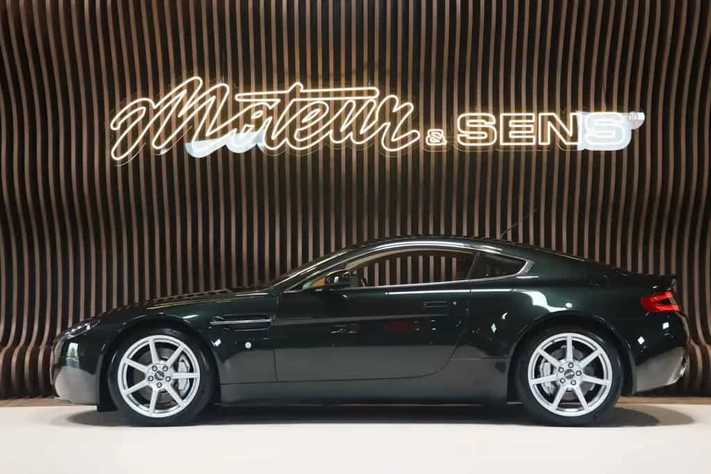 Aston Martin V8 Vantage 4.3 BVM6 - Midnight Emerald Green 06/2007-photo-4