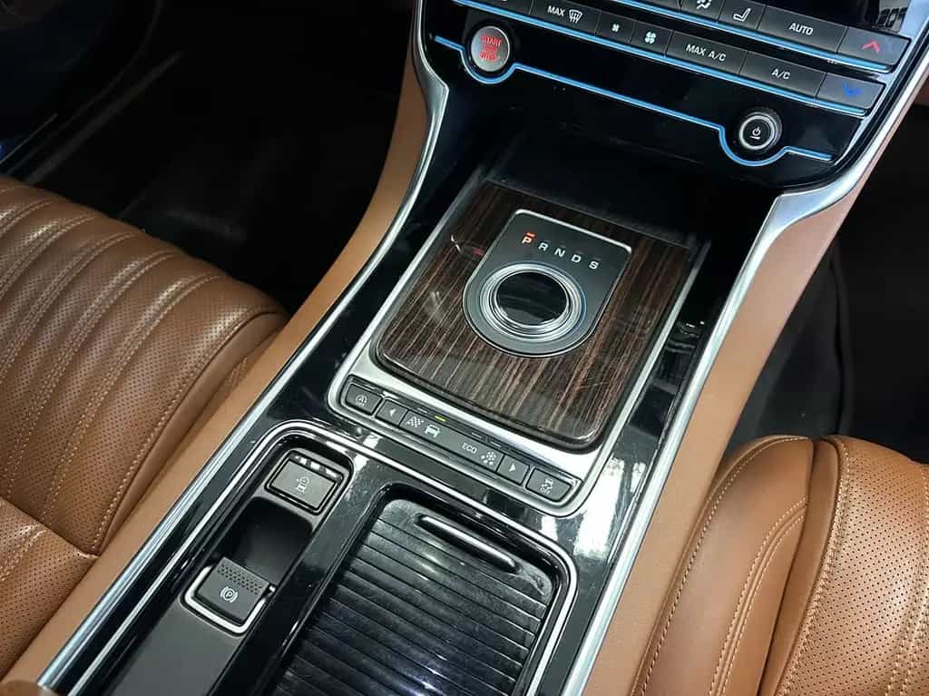 Jaguar XF Sportbrake 20d Portfolio AWD ACCLeder LED Nav 06/2019-photo-11