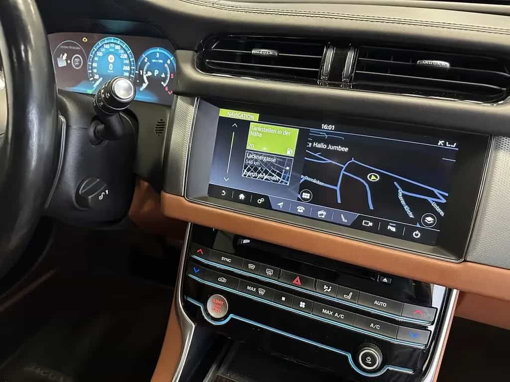 Jaguar XF Sportbrake 20d Portfolio AWD ACCLeder LED Nav 06/2019-photo-12