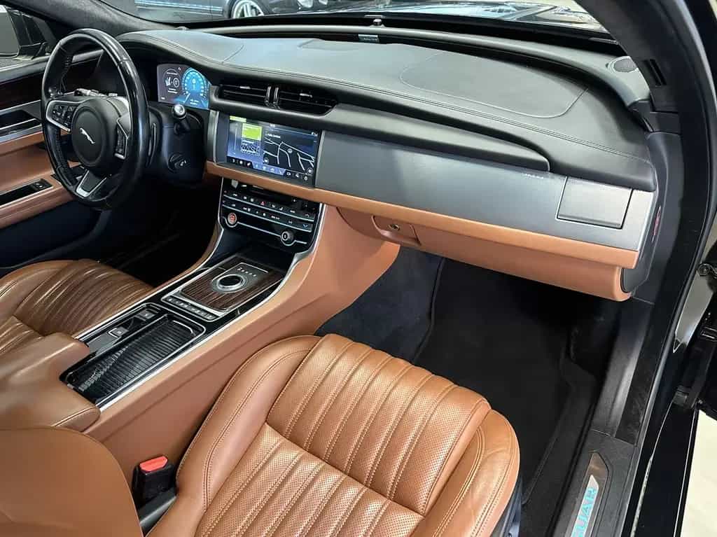 Jaguar XF Sportbrake 20d Portfolio AWD ACCLeder LED Nav 06/2019-photo-7