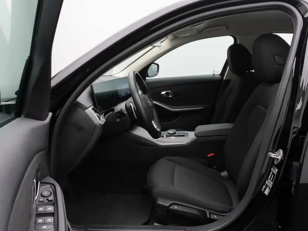 BMW 318 i DAB PDC Widscreen Geschwindigkeitsreg LED 10/2024-photo-18