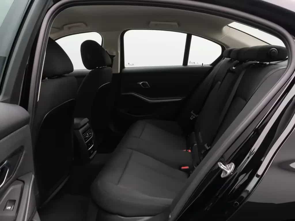BMW 318 i DAB PDC Widscreen Geschwindigkeitsreg LED 10/2024-photo-24