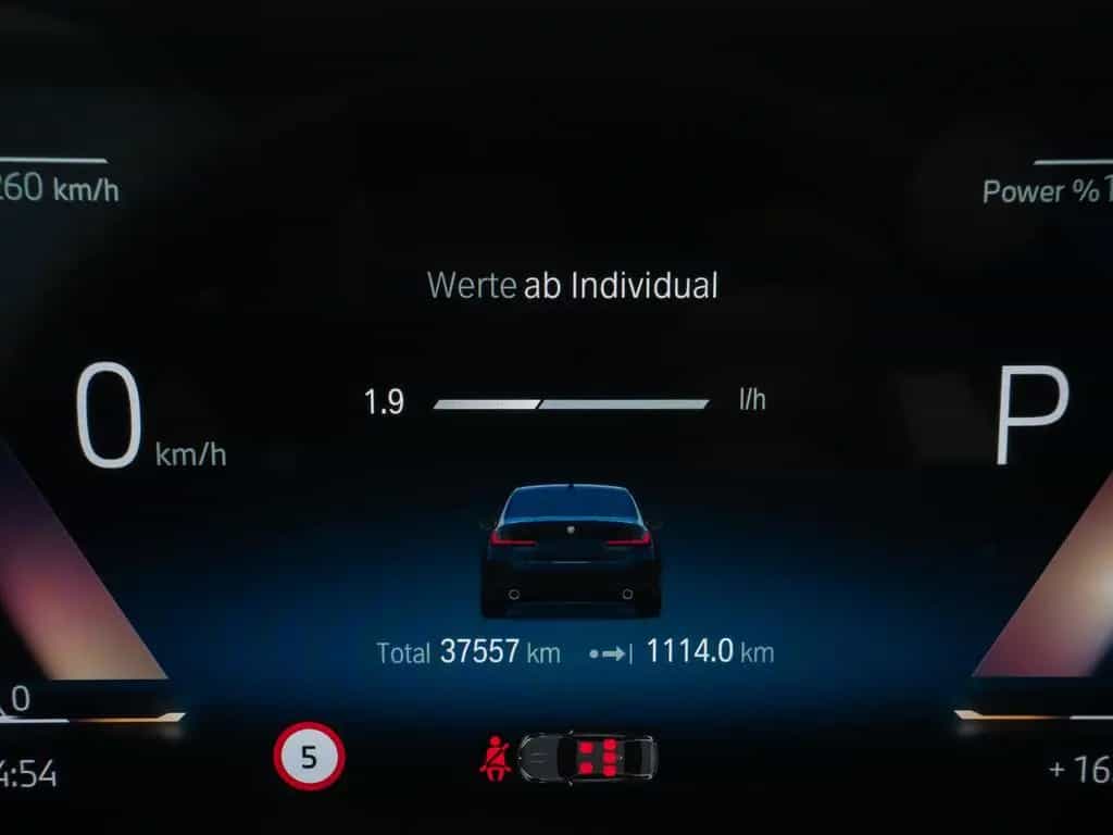 BMW 318 i DAB PDC Widscreen Geschwindigkeitsreg LED 10/2024-photo-39