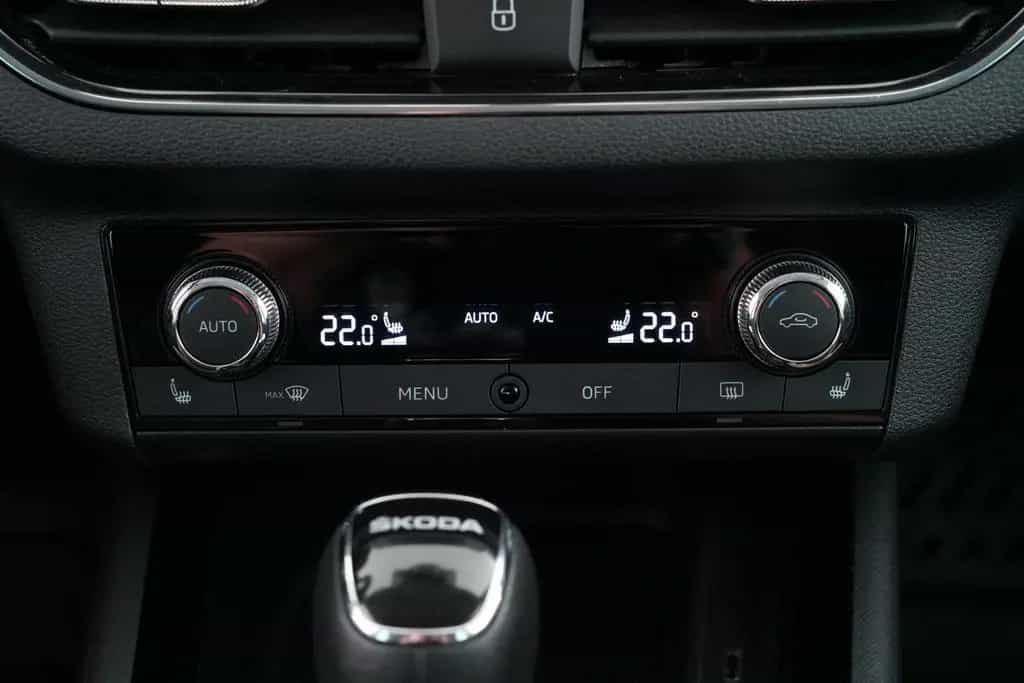Skoda Kamiq STYLE 1.0TSI DSG SITZHZG+ANHÄNGERKUPPLUNG 07/2021-photo-24
