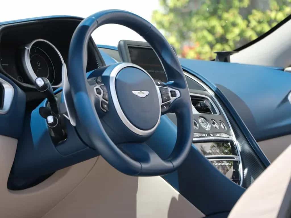 Aston Martin DB11 4.0 V8 Volante 08/2019-photo-15
