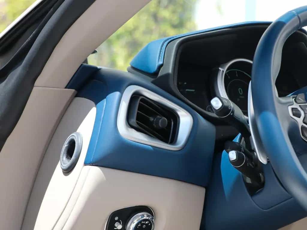 Aston Martin DB11 4.0 V8 Volante 08/2019-photo-26