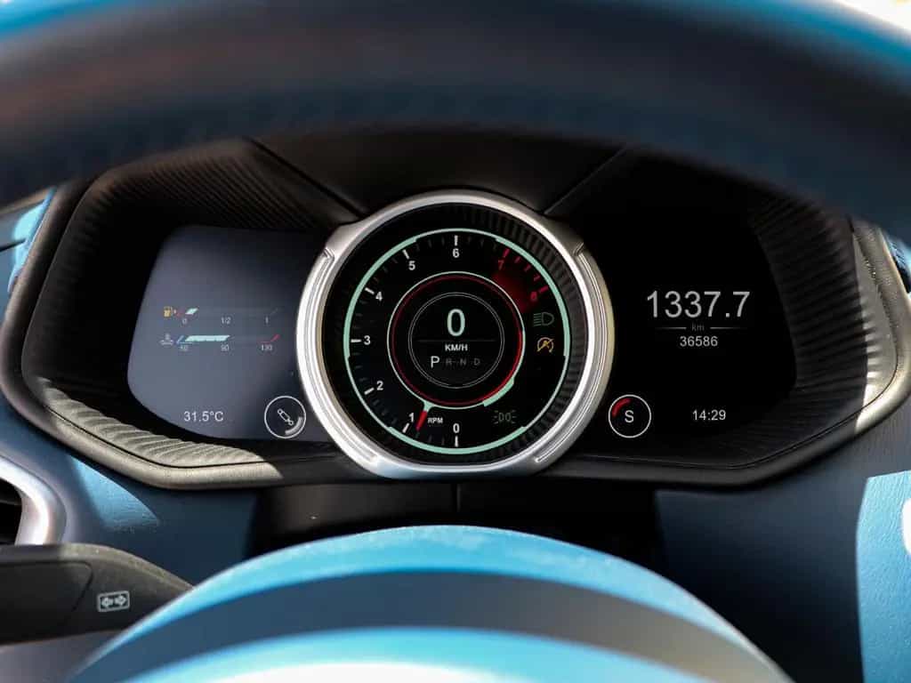 Aston Martin DB11 4.0 V8 Volante 08/2019-photo-34