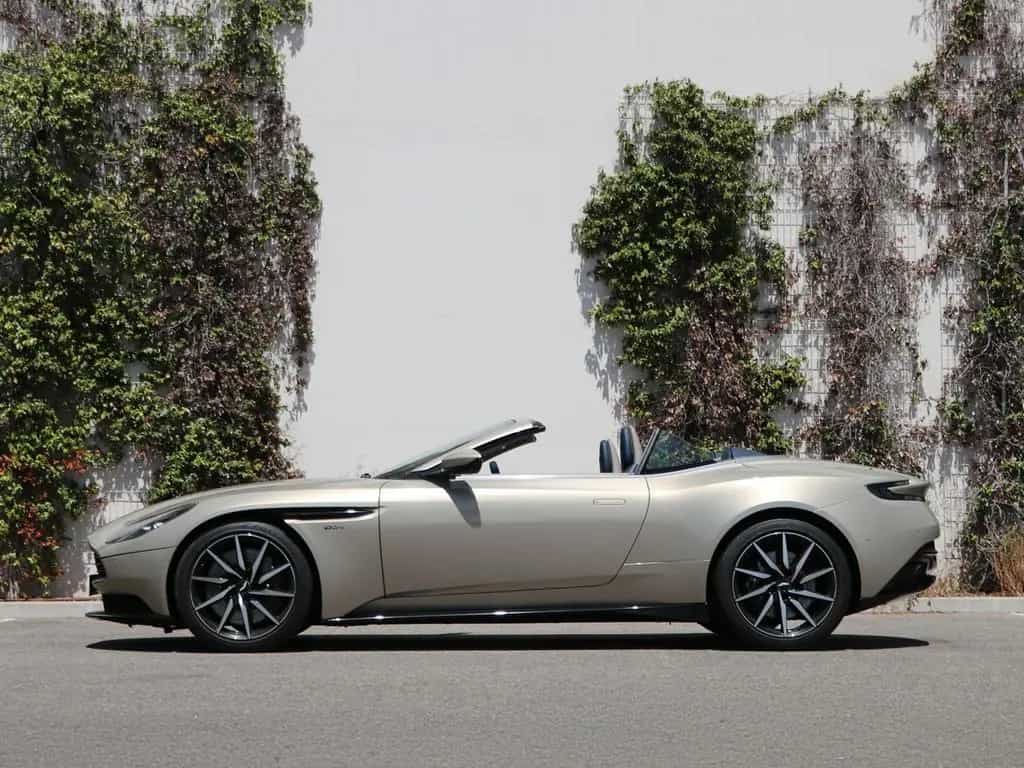 Aston Martin DB11 4.0 V8 Volante 08/2019-photo-5