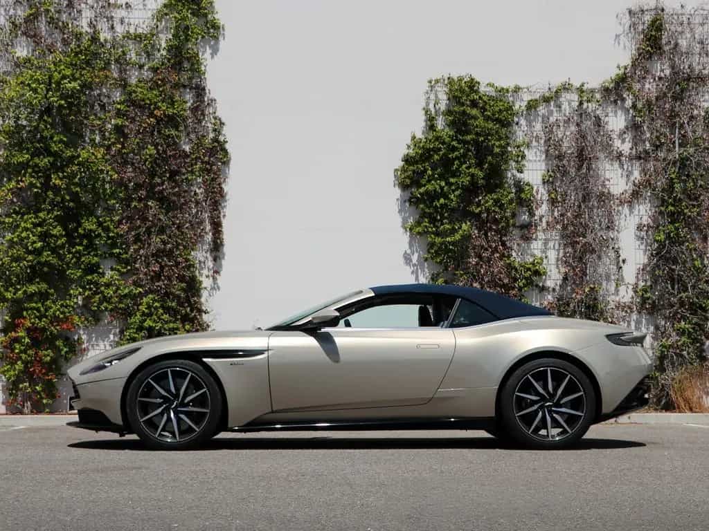 Aston Martin DB11 4.0 V8 Volante 08/2019-photo-6