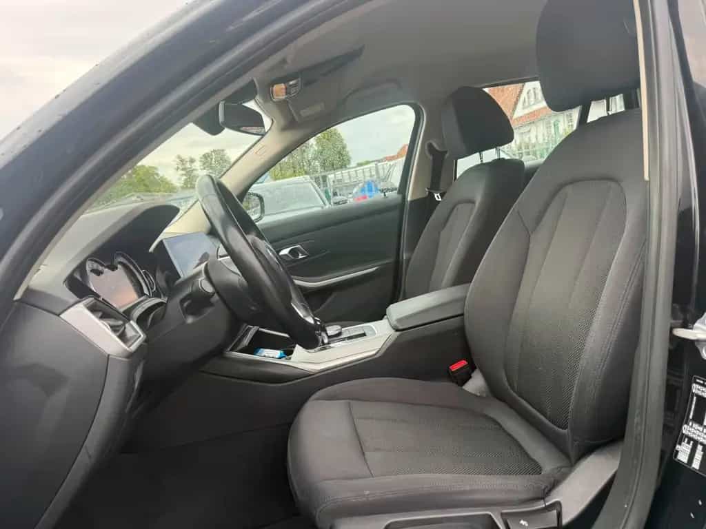 BMW 320 d Touring Steptronic "Advantage" 06/2020-photo-13