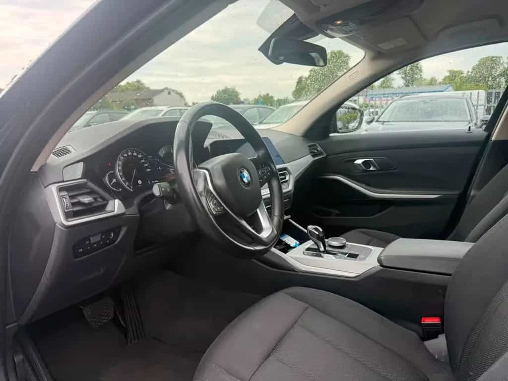 BMW 320 d Touring Steptronic "Advantage" 06/2020-photo-16