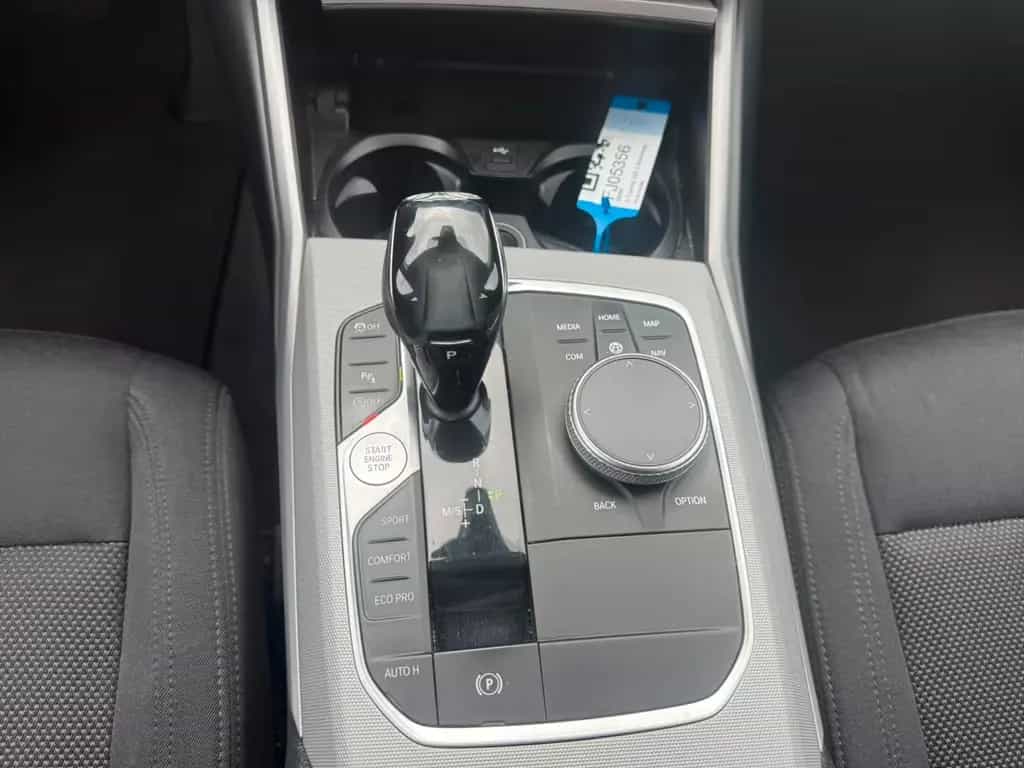 BMW 320 d Touring Steptronic "Advantage" 06/2020-photo-24
