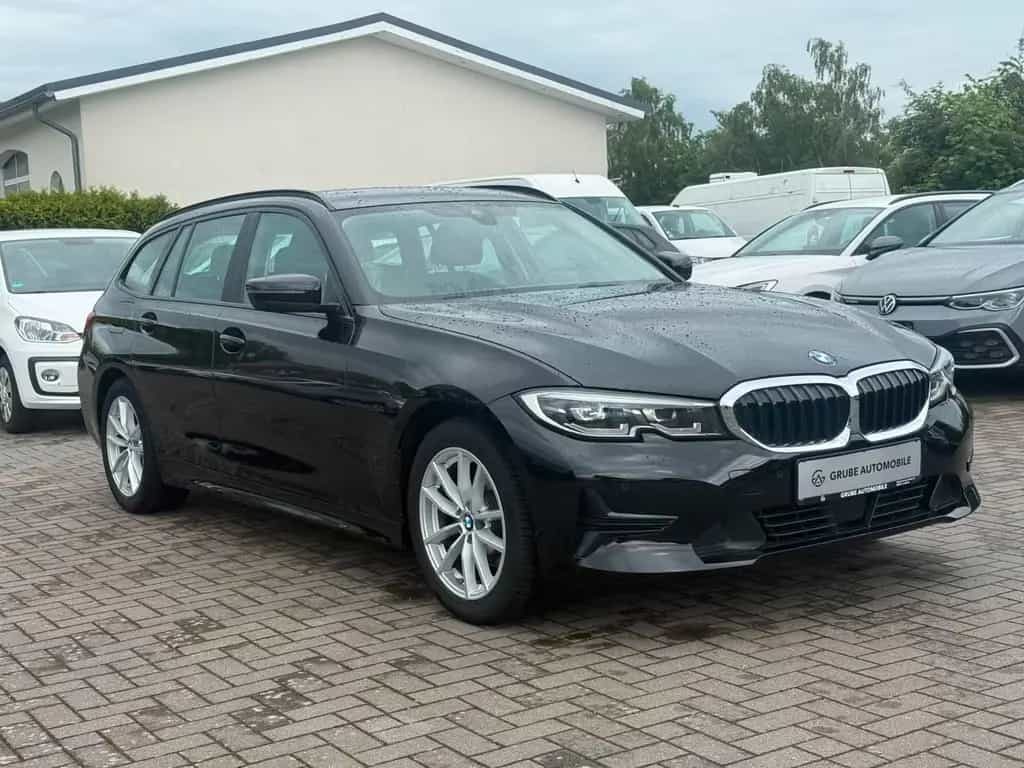 BMW 320 d Touring Steptronic "Advantage" 06/2020-photo-3