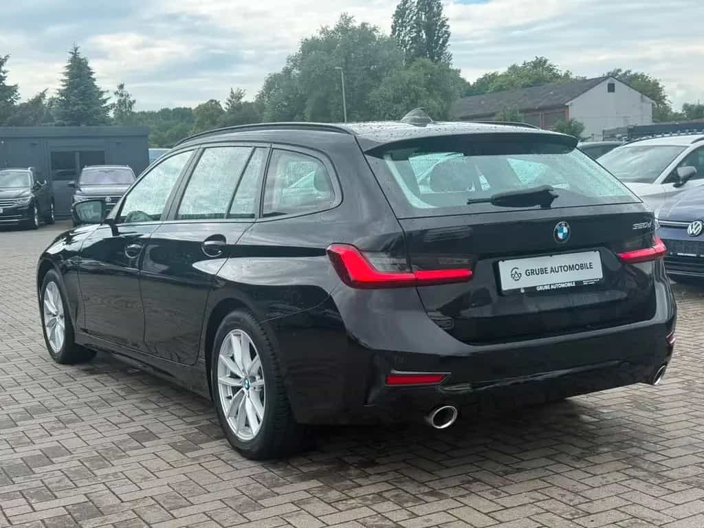 BMW 320 d Touring Steptronic "Advantage" 06/2020-photo-8