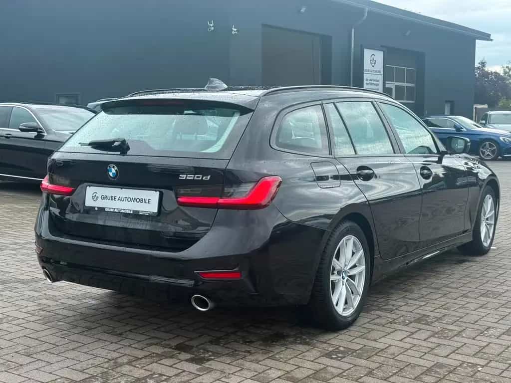 BMW 320 d Touring Steptronic "Advantage" 06/2020-photo-9