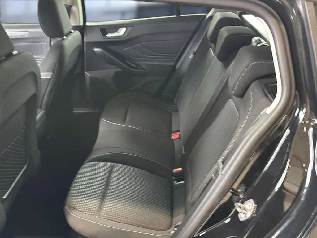 Ford Focus Cool & Connect Bluetooth Navi LED Klima 06/2022-photo-12