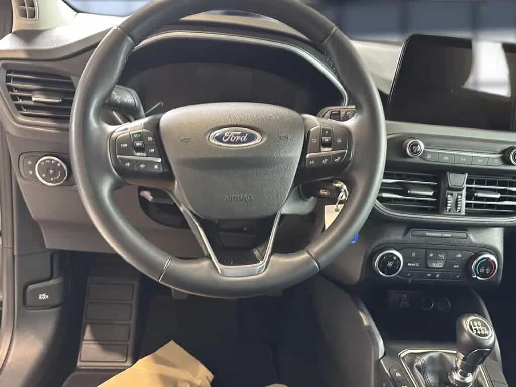 Ford Focus Cool & Connect Bluetooth Navi LED Klima 06/2022-photo-13