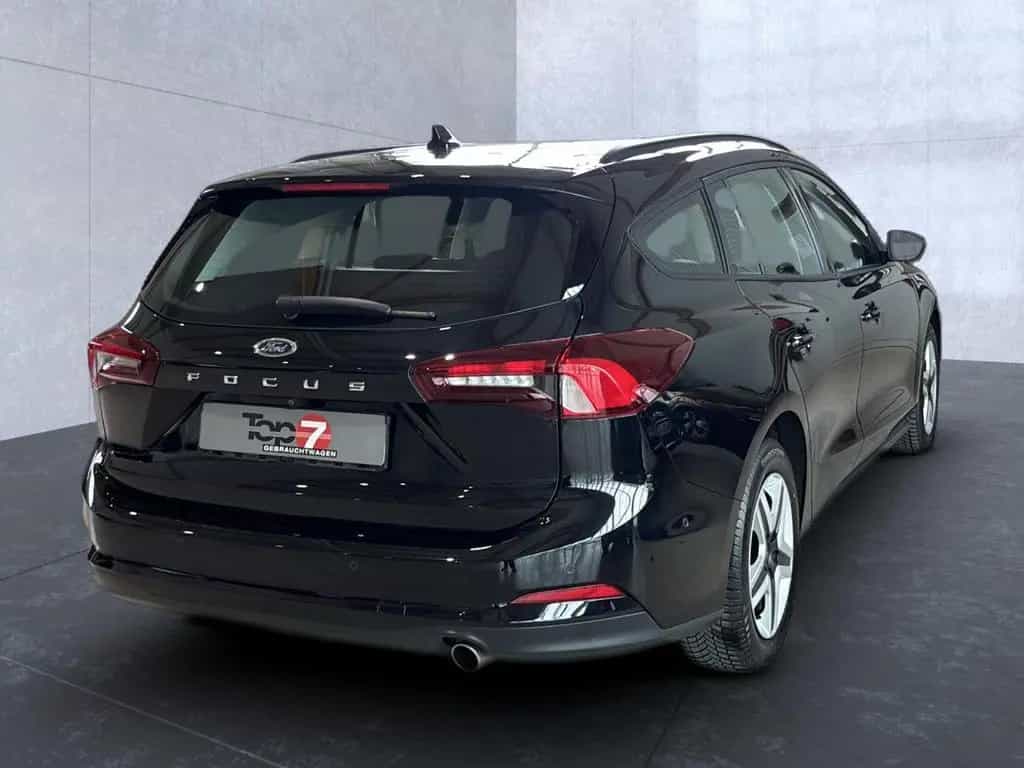 Ford Focus Cool & Connect Bluetooth Navi LED Klima 06/2022-photo-3