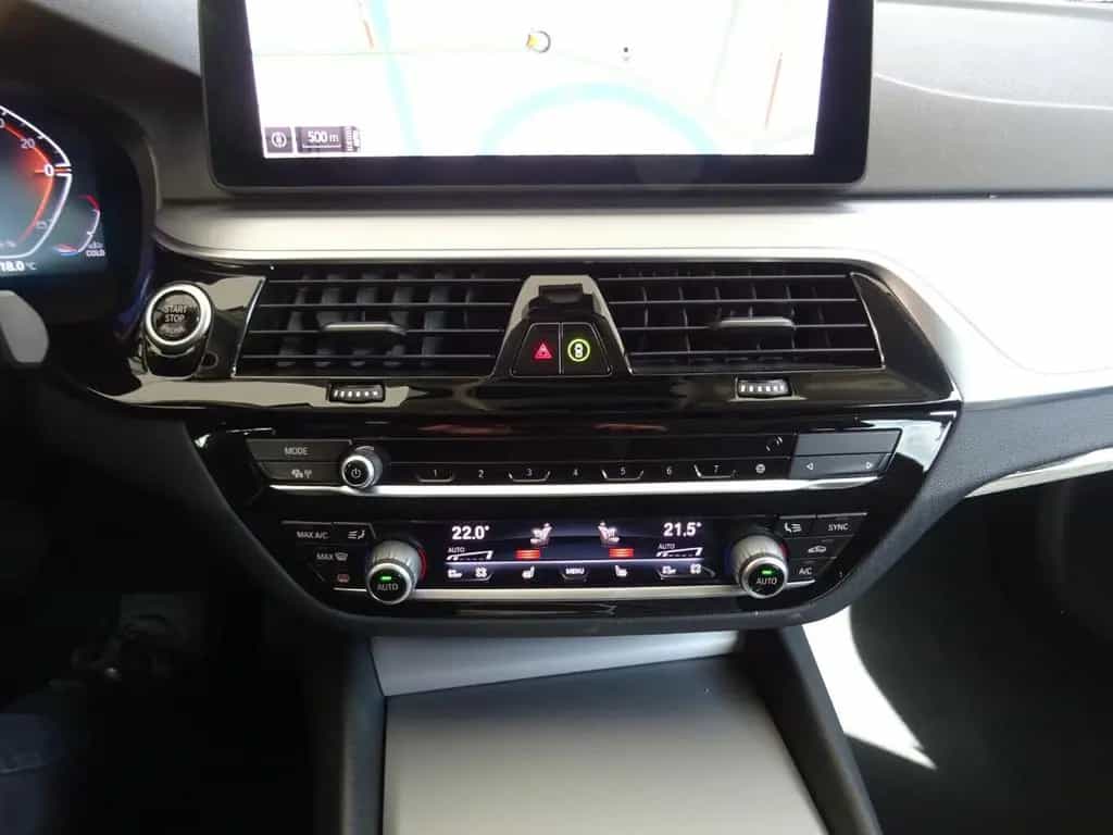 BMW 520 d Tour Autom,Leder,AHK,ACC,Kamera 10/2021-photo-20