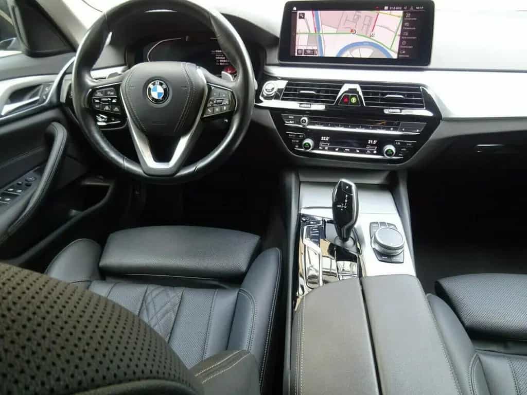 BMW 520 d Tour Autom,Leder,AHK,ACC,Kamera 10/2021-photo-3