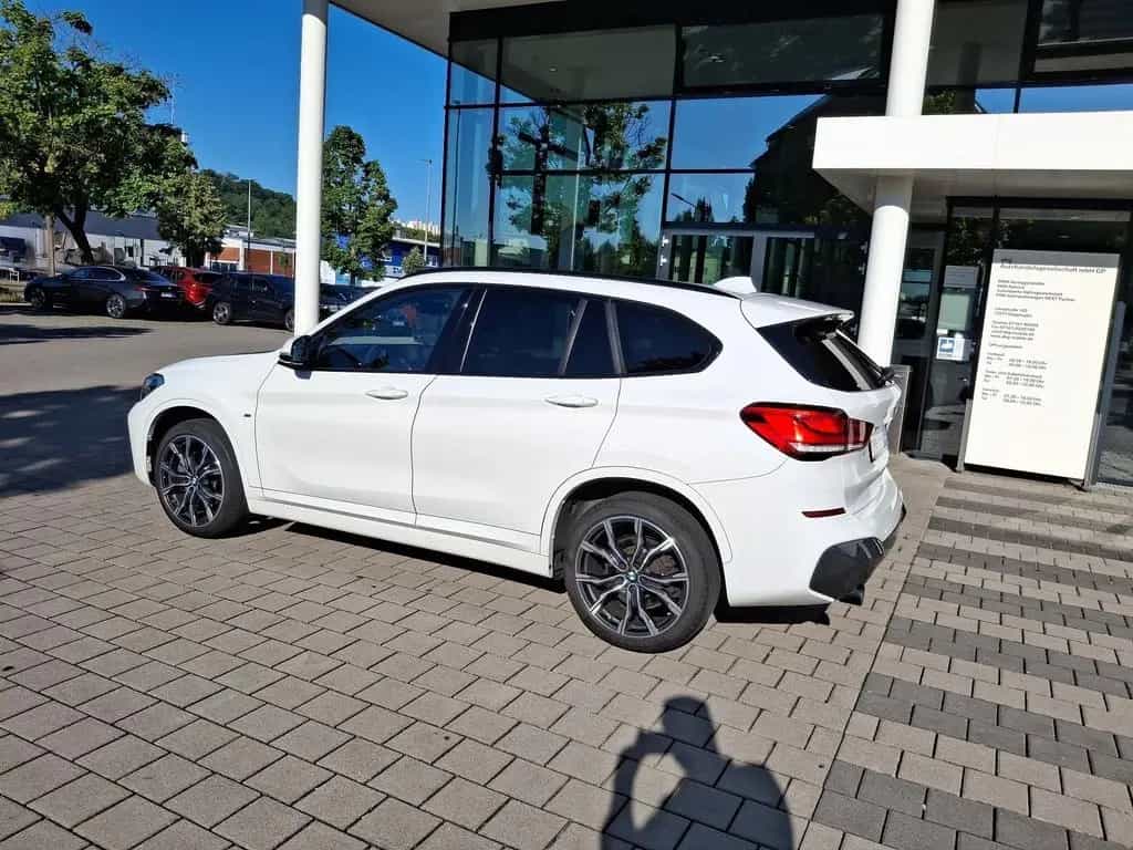 BMW X1 xDrive20i M Sport Navi Plus Rückfahrkamera ED 06/2020-photo-3