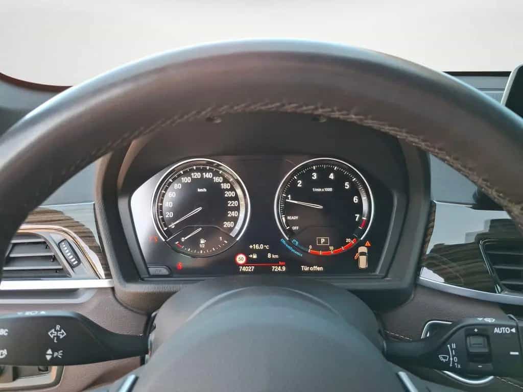 BMW X1 xDrive20i M Sport Navi Plus Rückfahrkamera ED 06/2020-photo-9