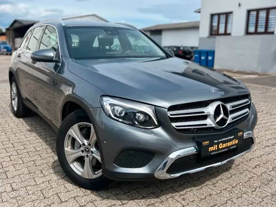 Mercedes-Benz GLC 250 4Matic*KAMERA*SCHECKHEFT*AHK 10/2018-photo-1