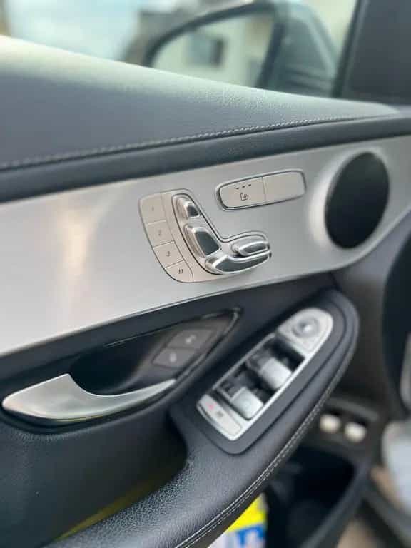 Mercedes-Benz GLC 250 4Matic*KAMERA*SCHECKHEFT*AHK 10/2018-photo-13