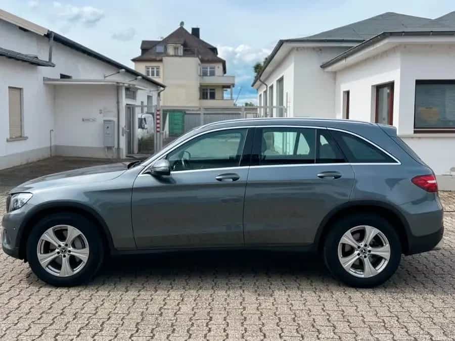 Mercedes-Benz GLC 250 4Matic*KAMERA*SCHECKHEFT*AHK 10/2018-photo-4