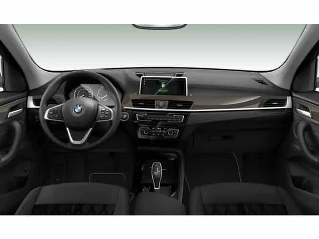 BMW X1 sDrive18i xLine Klimaaut. Komfortzugang PDC 06/2022-photo-3