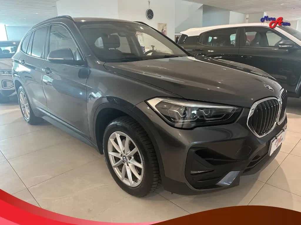 BMW X1 sDrive18d Advantage 05/2020-photo-1