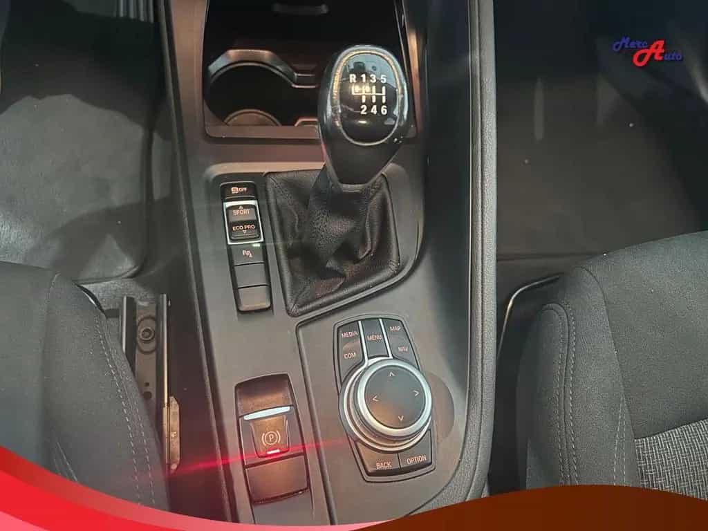 BMW X1 sDrive18d Advantage 05/2020-photo-10