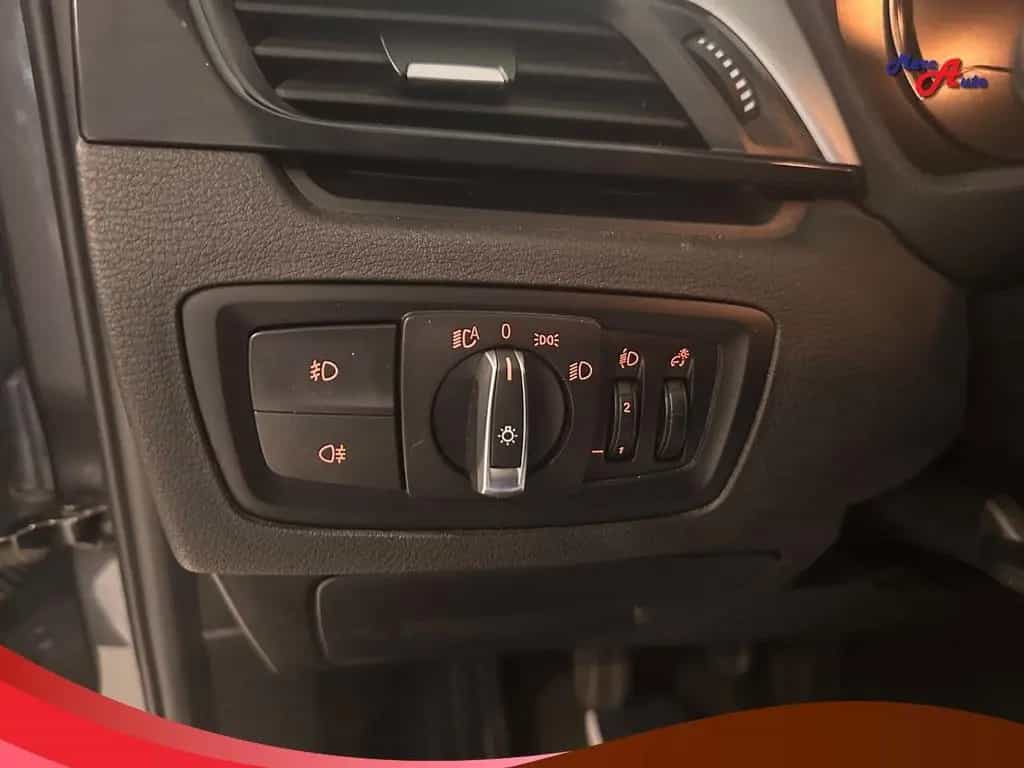 BMW X1 sDrive18d Advantage 05/2020-photo-11