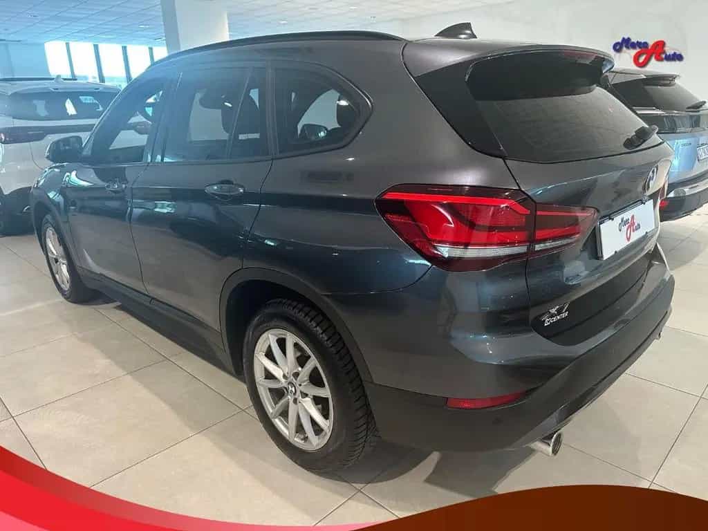 BMW X1 sDrive18d Advantage 05/2020-photo-3