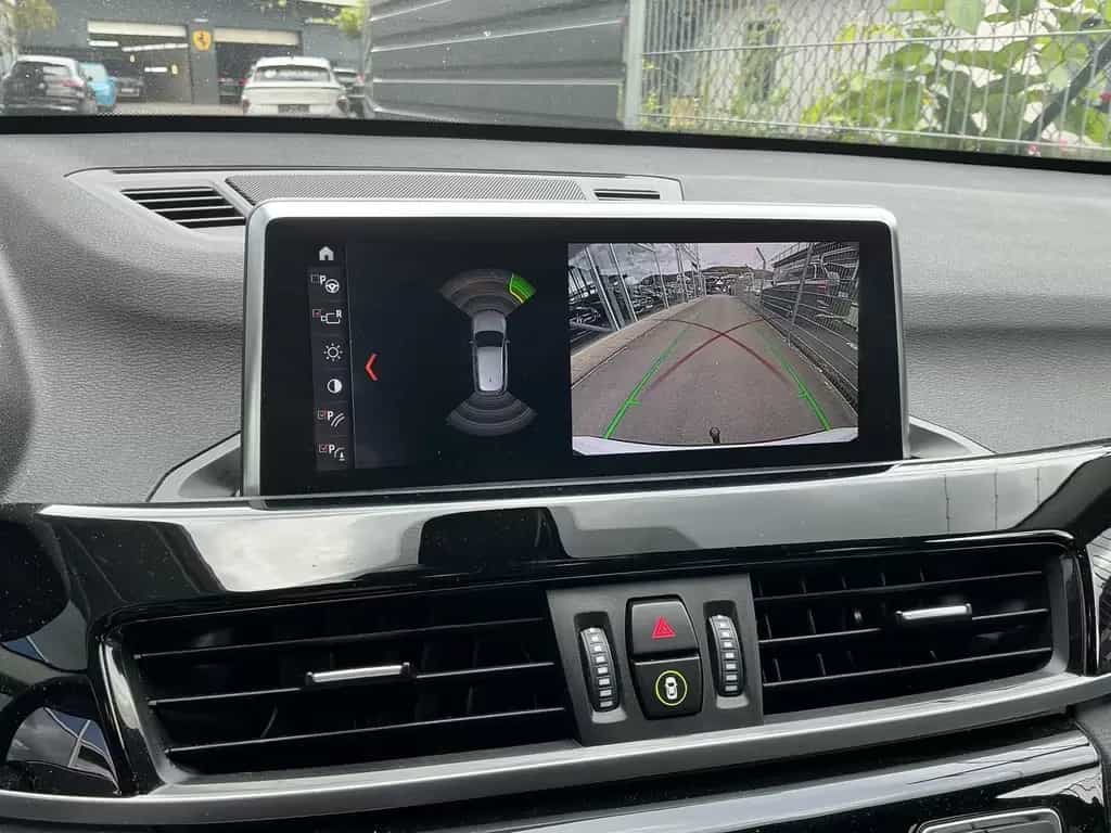 BMW X1 18d Advantage sDrive Navi R.Cam AHK LED SHZ 06/2022-photo-10